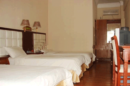 �P�˽��P��ɽ�f��(bi��o)��(zh��n)�����g